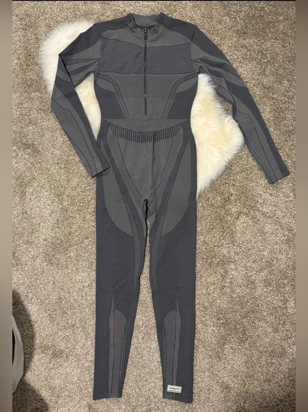 NWOT The Giving Movement Seamless Long-Sleeve Sculpting Jumpsuit Gray Size M